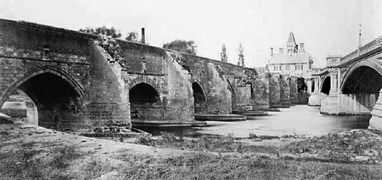 The Hethbeth Bridge and New Trent Bridge photographed in 1871.